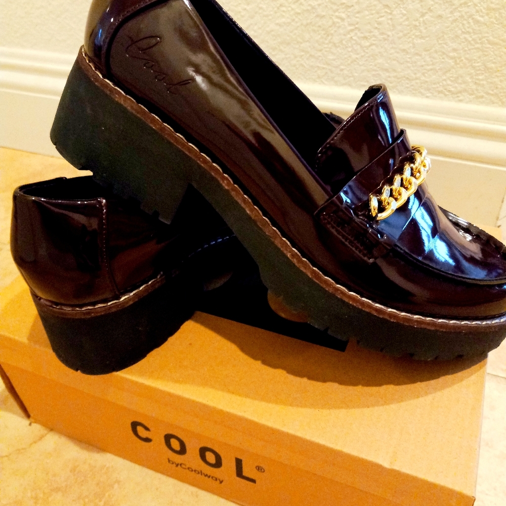 Size 10 (fit like a 9.5) Patent leather chunky platform shoes, Burgundy